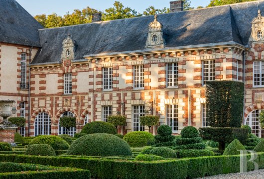 Dans l’Eure, à une heure trente de Paris, un château du 17e siècle et son parc de quarante hectares - photo  n°3